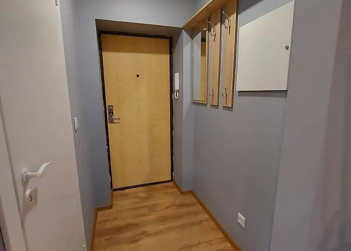 Riia Mnt * Παρνού